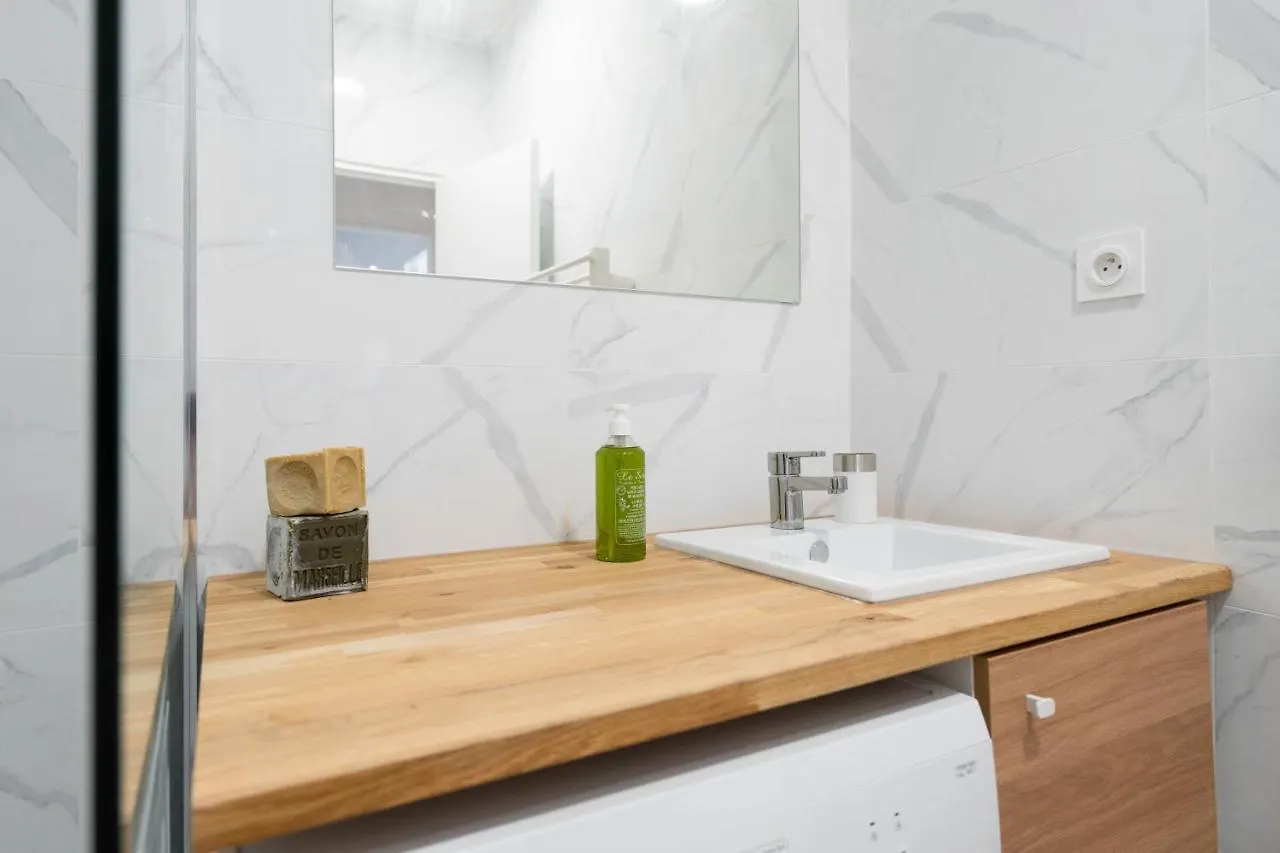 Apartamento Le Concorde 3 - Appartement 2 Chambres - 8 Pers - Terrasse - Clim Marselha